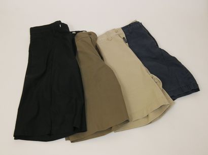 null 
LOUIS VUITTON, DIOR




Set of two cotton Bermuda shorts, one khaki and the...