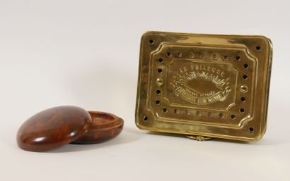 null 
Lot comprising : 




A metronome MAZEL 1815 PACKAGE 1846 Made in France. Height...