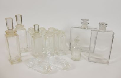 null 
CARON Paris




Set of 13 glass vials (2 of 200 ml 9 of 100 ml 2 of 50 ml)....