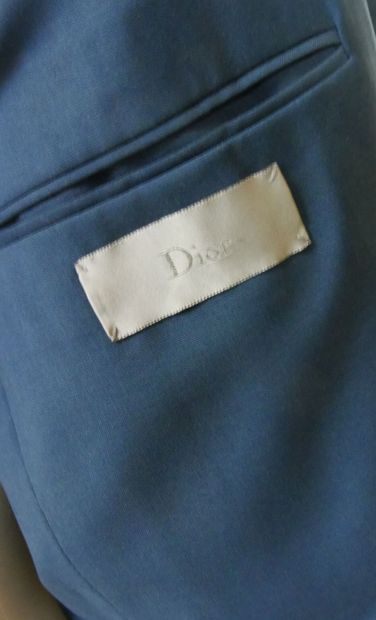 null 
DIOR, YVES SAINT LAURENT Rive Gauche




Veste d'été en voile de laine bleu...