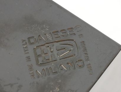  DANESE Milano Made in Italy 
Cendrier en plastique noir et inox. 
8 x 8 cm 
On y...