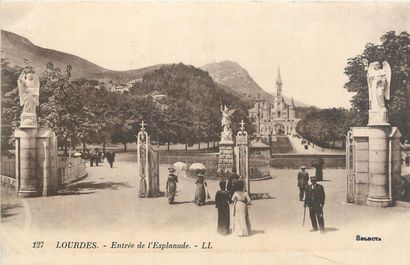 null 228 POST CARDS THE PYRENEES: Depots 64-65cp & 65-163cp including 79cp-Lourdes....