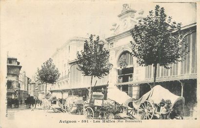 null 5 CARTES POSTALES MARCHES : Petite Sélection. "Avignon-Les Halles (Rue Bonneterie),...