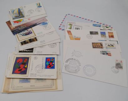 null */**/°. 1 Cardboard box of stamps on fragments from all over the world + Stamp...