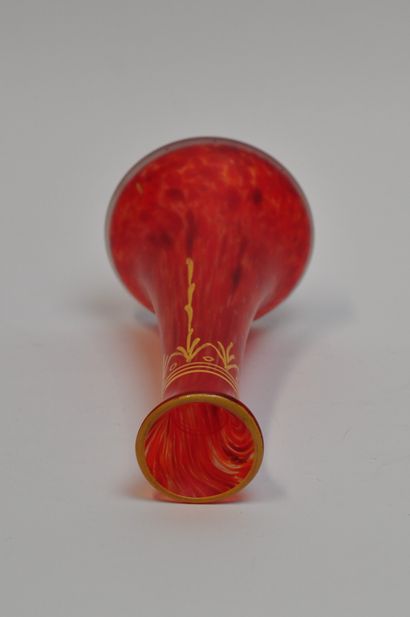 null François-Théodore LEGRAS (1839 - 1916)

Vase soliflore en verre flammée rouge...