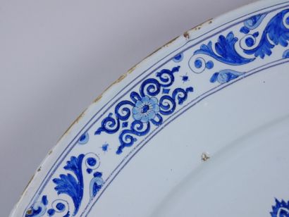 null MARSEILLE (SAINT-JEAN DU DESERT) :

Large round earthenware dish with blue monochrome...