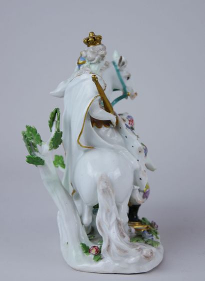 null MEISSEN: 

Europe. Porcelain group with polychrome and gold decoration. Marked.

Eighteenth...
