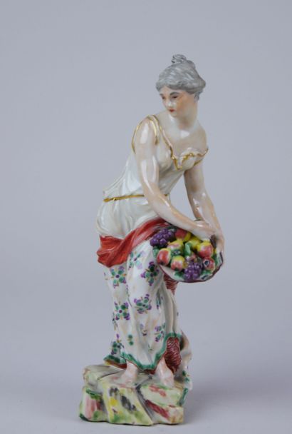 null LUDWIGSBURG : 

Statuette en porcelaine à décor polychrome et or représentant...