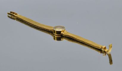 null UNIVERSAL Geneve

Montre de dame en or 750 millièmes, bracelet souple. Longueur...