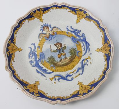 null Lot of 5 earthenware plates including : 

ROUEN, a plate decorated with horns...