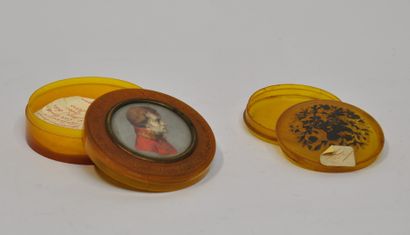 null 
Set of two blond horn boxes. 




- The first one representing Bonaparte. Diameter...