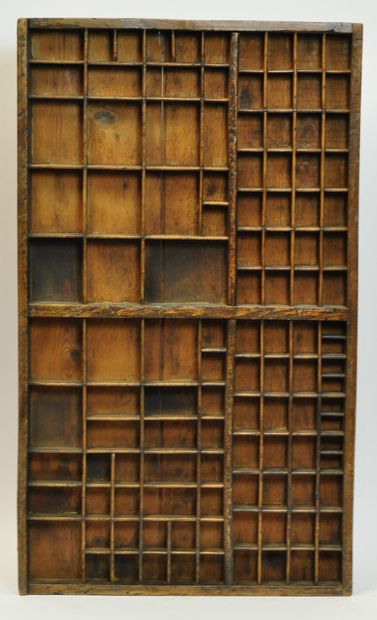 null Two wooden printing racks. 

80 x 47 cm and 65 x 44 cm 



Collection of the...