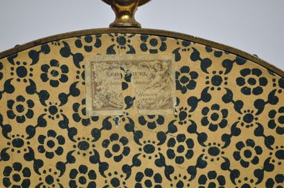 null Grand médaillon en bronze doré et ciselé représentant Henri IV en son centre...