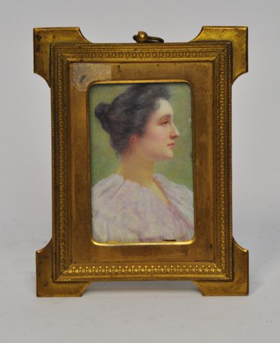 null Renée de MIRMONT (1868 - 1918)

Portraits de jeunes femmes de profil

Deux miniatures...