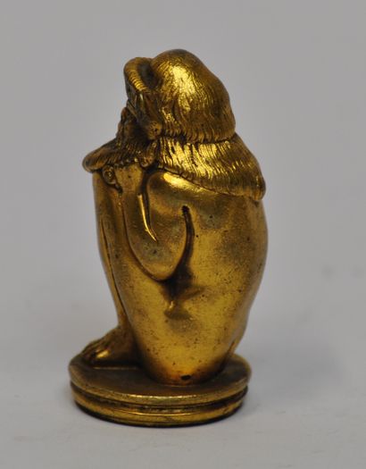null Gilt bronze seal representing a crouching satyr. Circa 1900

Height : 6,5 cm...