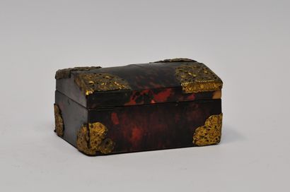 null 
Small box with a curved lid and tortoiseshell veneer decorated with cut and...
