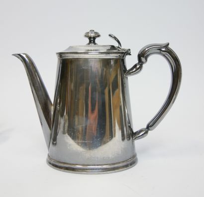 null CHRISTOFLE 

Tea and coffee set in silver plated metal including :

- A teapot...