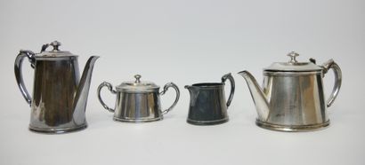 null CHRISTOFLE 

Tea and coffee set in silver plated metal including :

- A teapot...