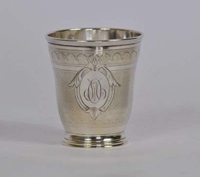null Timbale tulip in silver 925 thousandths with guilloche decoration. Mark master-goldsmith...