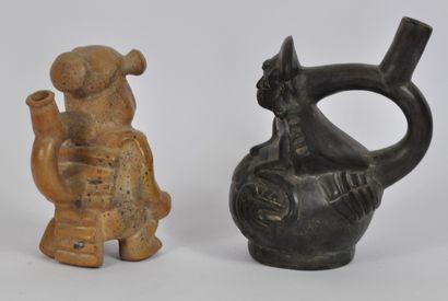  PERU, Mochica culture circa 1980 
Two anthropomorphic vases in glazed terracotta...