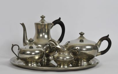 null PRINCE'S PEWTER

Polished pewter and exotic wood tea and coffee set monogrammed...