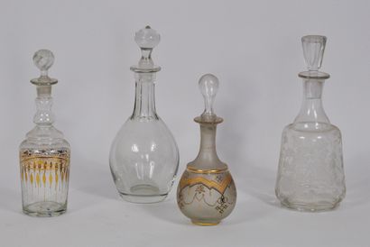 Set of 4 large flasks with engraved decoration,...