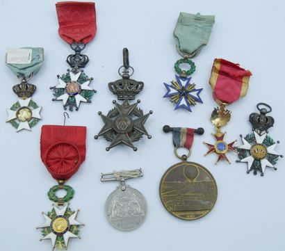null 9 Médailles Civiles, Ordres et à Divers.

3-Médailles Légion d'Honneur : Henri...
