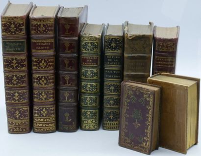 null LOT of religious and miscellaneous volumes, mostly in morocco, with the post....