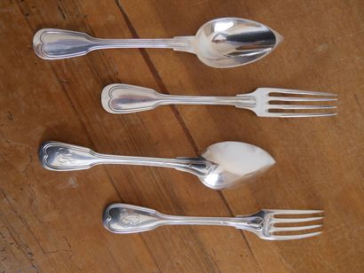null 12 silver cutlery 925 thousandths to model "net" monogrammed "LB".

Gross weight...