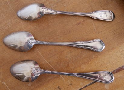 null 12 small spoons in silver 925 thousandths, model " net ".

Gross weight: 237,5...