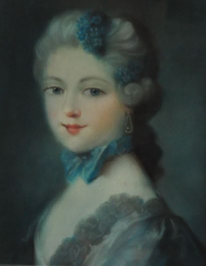 null French school of the 19th century 

Young elegant girl with blue ribbon

Pastel...