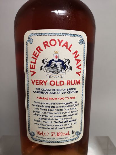 null 1 flacon 70cl RHUM CARAIBES"Velier Royal Navy/Very Old Rum" - VELIER 17/42 ans...