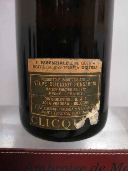  1 bouteille CHAMPAGNE Vve. CLICQUOT PONSARDIN Rosé 1975 Etiquette Import Italie,...