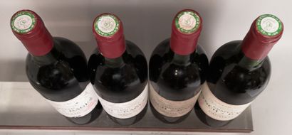  4 bouteilles Château LYNCH BAGES - 5e Gcc Pauillac 1982 Etiquettes lég. tachées...