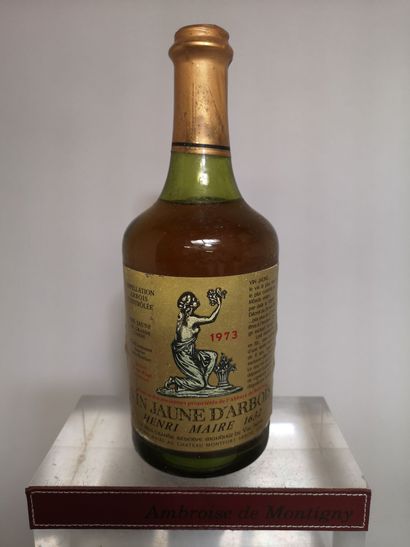  1 bouteille VIN JAUNE D'ARBOIS - Henri MAIRE 1973 Etiquette légèrement abîmée. Niveau...