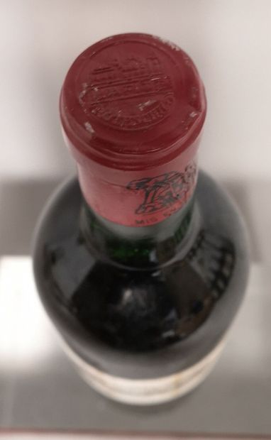 null 1 bouteille Château LAFITE ROTHSCHILD - 1er Gcc Pauillac 1971 Etiquette tachée....