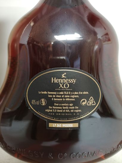 null 1 flacon 150cl COGNAC "X.O." - HENNESSY En coffret.