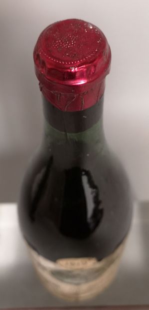 null 1 bouteille COTE DE NUITS - 1919 Ets. F. BERR Etiquette tachée et abîmée. Niveau...