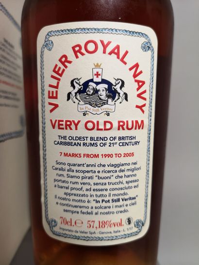 null 1 flacon 70cl RHUM CARAIBES "Velier Royal Navy/Very Old Rum" - VELIER 17/42...