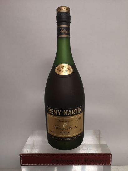 null 1 bottle 70cl COGNAC Fine Champagne "V.S.O.P. - REMY MARTIN Level in the sh...