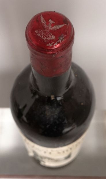 null 1 bouteille Château MONTALBERT - Saint Emilion 1918 Etiquette abîmée et légèrement...