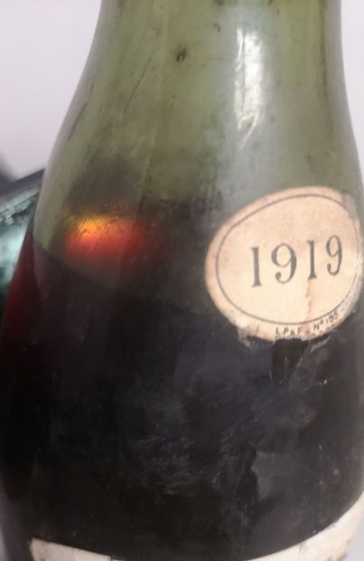 null 1 bouteille COTE DE NUITS 1919 - Ets. F. BERR Etiquette légèrement tachée et...
