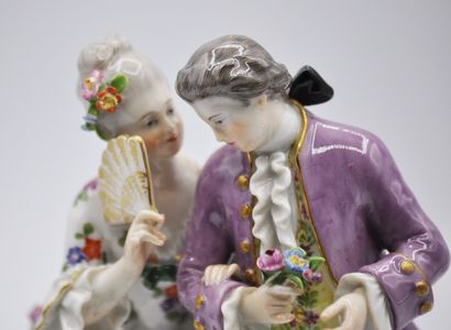 null PORCELAINE ALLEMANDE

Sujet en porcelaine polychrome représentant un jeune couple,...