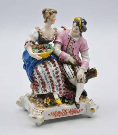 null PORCELAINE ETRANGERE

Sujet en porcelaine représentant un jeune couple, la jeune...
