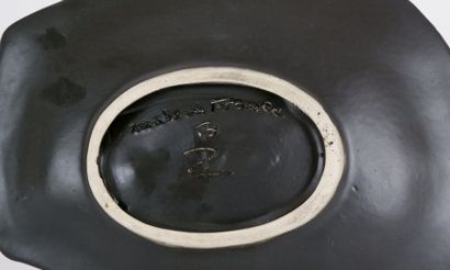 null Pol CHAMBOST (1906-1983)

Coupe vide-poche en forme de moule en céramique émaillé...