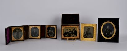 null PHOTOGRAPHS

Lot of 6 ambrotypes representing family portraits, portraits of...