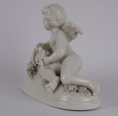 null CAPODIMONTE d'après KELLEN

Sculpture en porcelaine à glaçure blanche figurant...