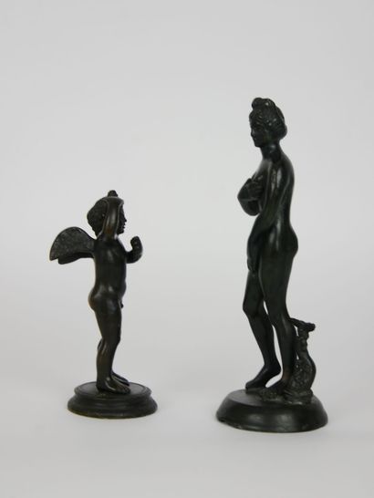null Deux statuettes en bronze représentant Venus et Apollon. 

Hauteurs : 19 et...