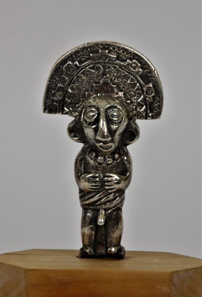 null PEROU

Statuette en argent 925 millième représentant un dieu inca. 

Hauteur :...