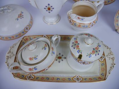 null GROSVENOR CHINA Made in England, "PERSIAN" model

Part of a dinner service including...